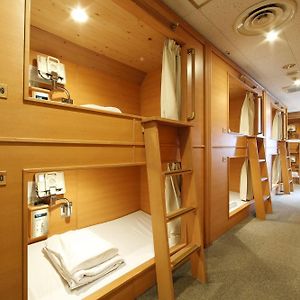 Standaard Capsulehotel Alleen voor Mannen op de Bovenverdieping